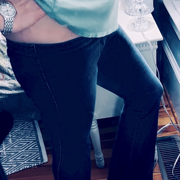 Frankie B enlarge flare jeans. Low rise, Size 4. Vintage. Excellent condition. - Picture 8 of 10